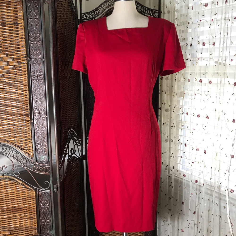 Donna Ricco Vibrant Red Square-Neck Midi Dress